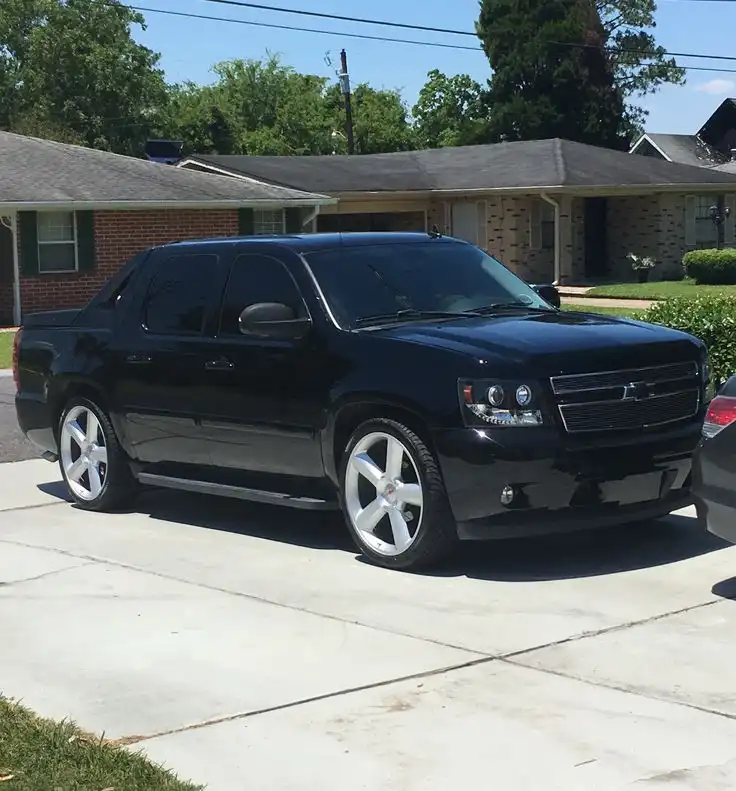 lowered chevy avalanche black